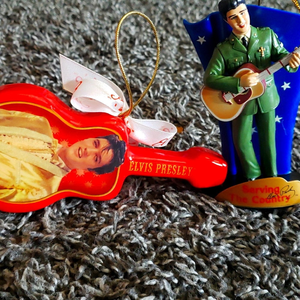 Lot of two Elvis Decor